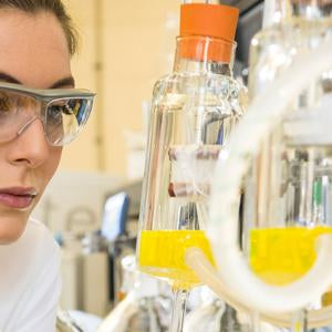 t.h.e.(R) Desiccant 100 Percent Indicating 6-8 Mesh | Spectrum Chemicals Australia
